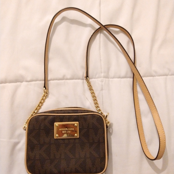 Purse - Picture 1 of 2